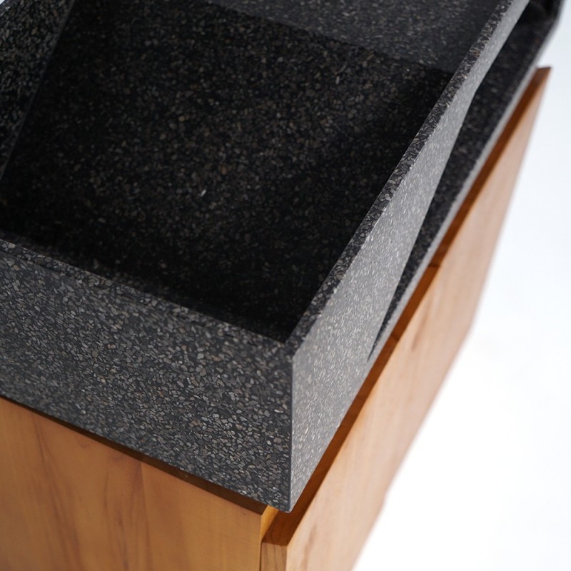 Meuble lave-mains suspendu en bois de teck massif et vasque en terrazzo noir - Tanja