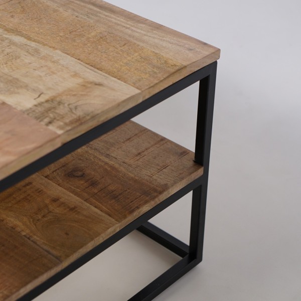 Table basse en bois avec plateau inférieur et structure en métal