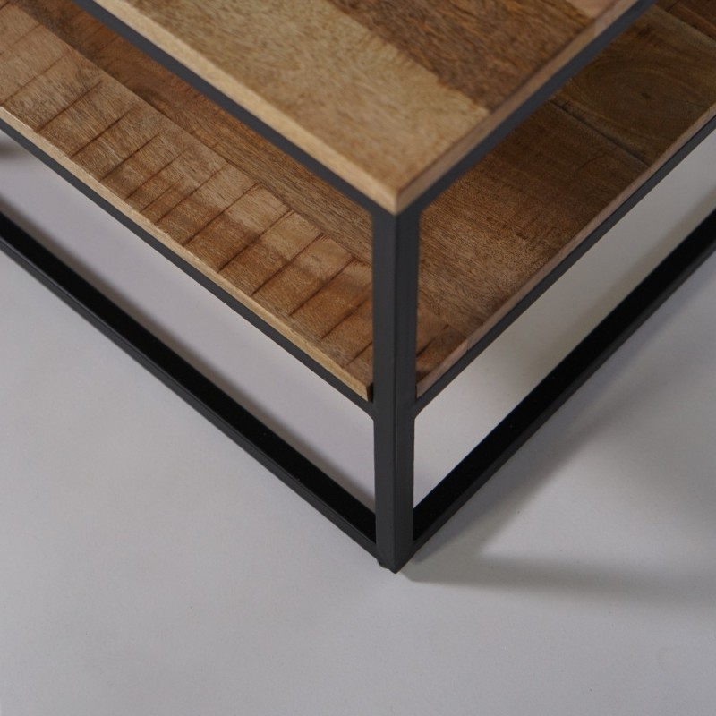 Table basse en bois avec plateau inférieur et structure en métal