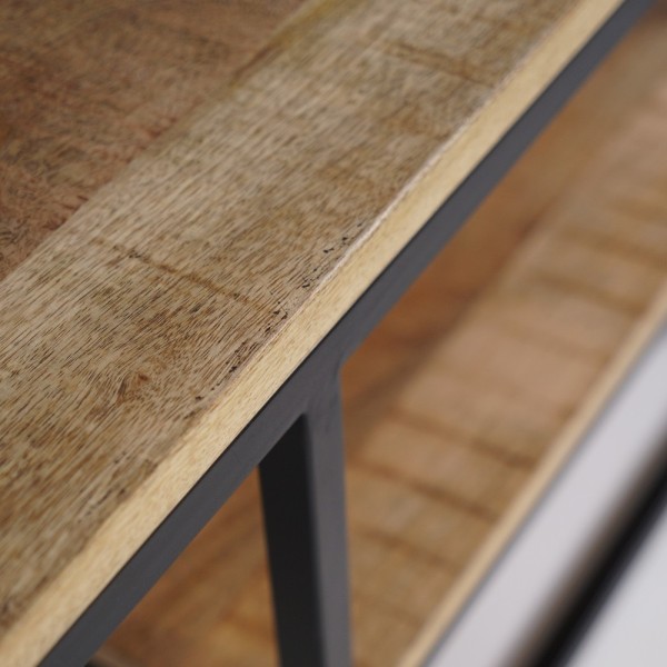 Table basse en bois avec plateau inférieur et structure en métal