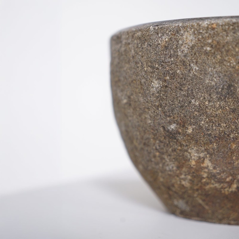 Petite vasque de salle bain à poser en pierre - River Stone