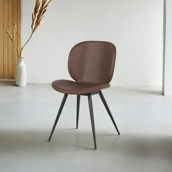 Chaise de salle à manger en faux cuir marron foncé avec pieds noirs - Cloud