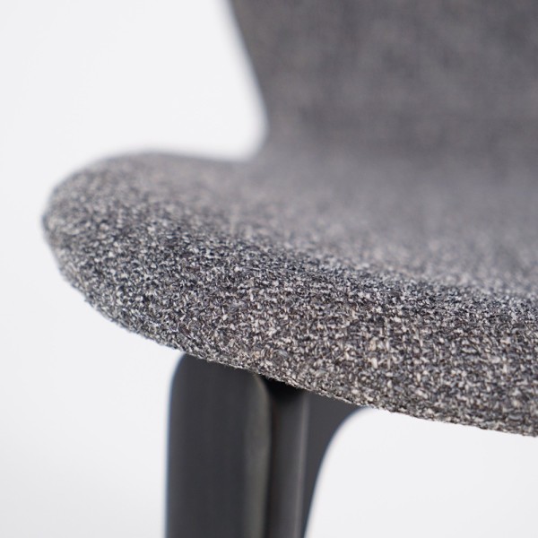 Chaise de salle à manger en tissu bouclé gris et pieds en frêne noir - Paragon