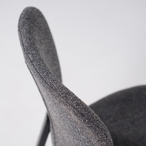 Chaise de salle à manger en tissu bouclé gris et pieds en frêne noir - Paragon