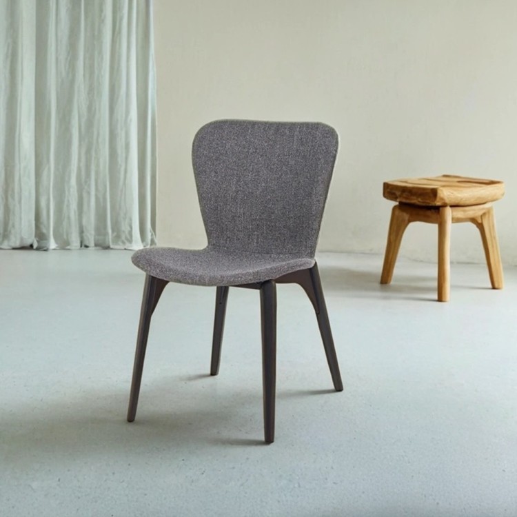 Chaise de salle à manger en tissu bouclé gris et pieds en frêne noir - Paragon