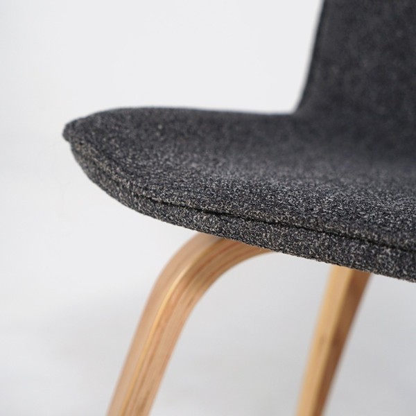Chaise de salle à manger en tissu bouclé et pieds en chêne - Glee