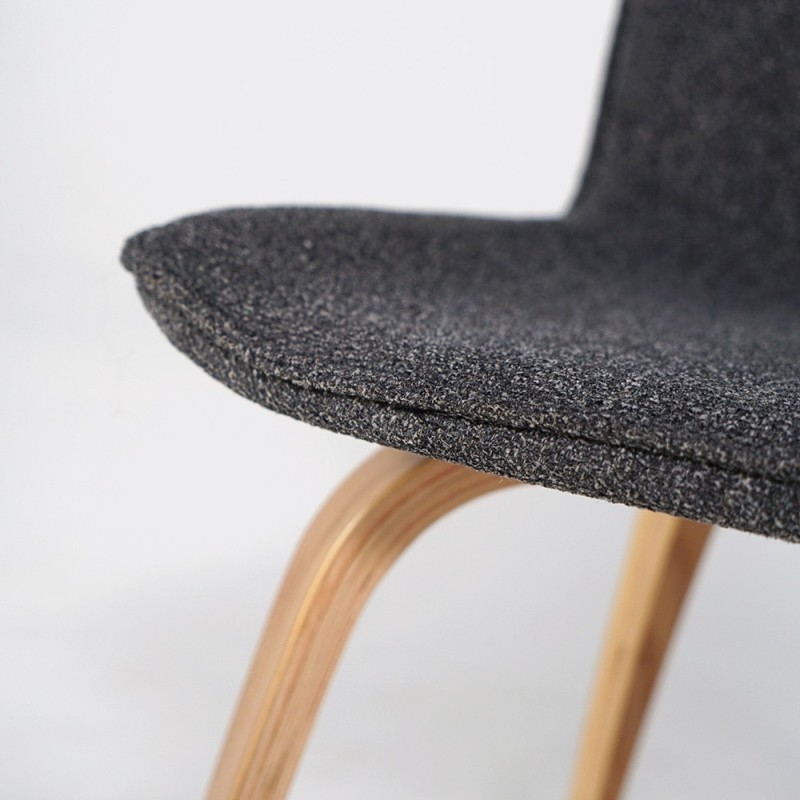Chaise de salle à manger en tissu bouclé et pieds en chêne - Glee