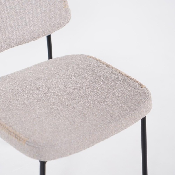 Chaise de salle à manger en tissu beige et pieds noirs - Menta