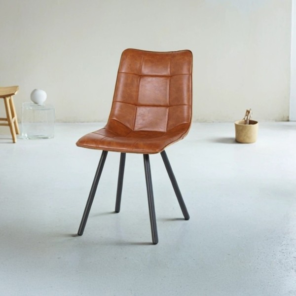 Chaise de salle à manger en cuir synthétique marron et pieds en métal noir - Velvia