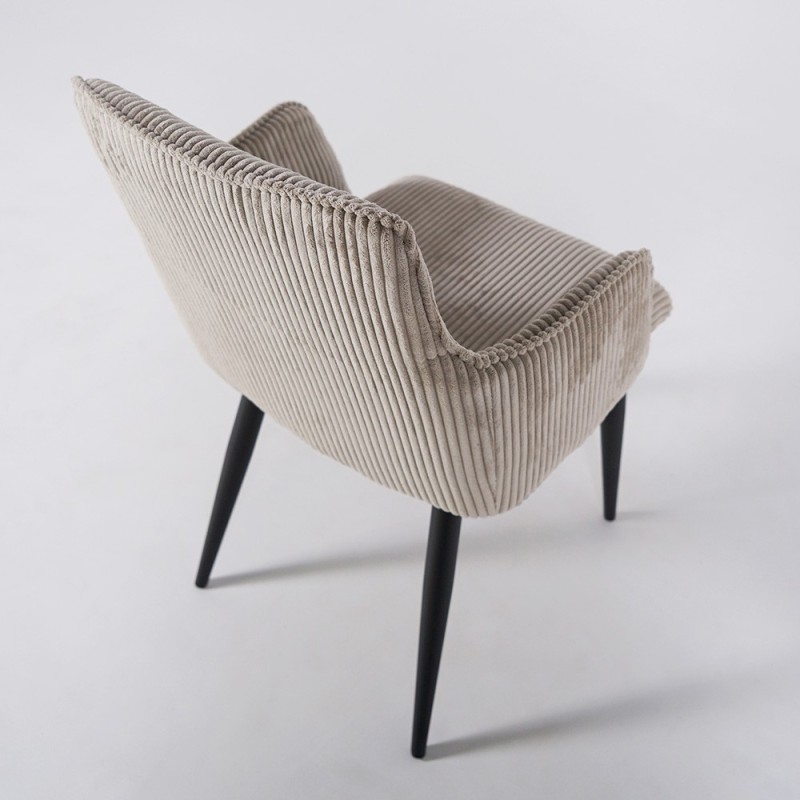 Chaise de salle à manger en velours beige et pieds en métal noir - Noa