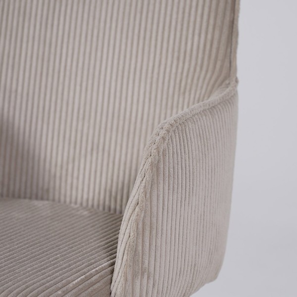 Chaise de salle à manger en velours beige et pieds en métal noir - Noa