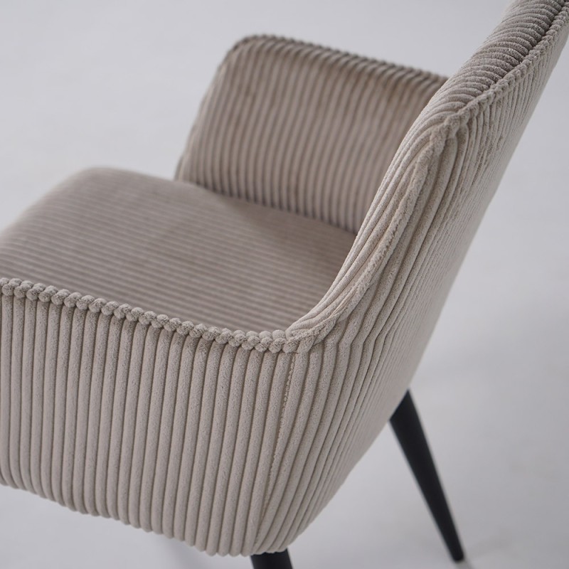 Chaise de salle à manger en velours beige et pieds en métal noir - Noa