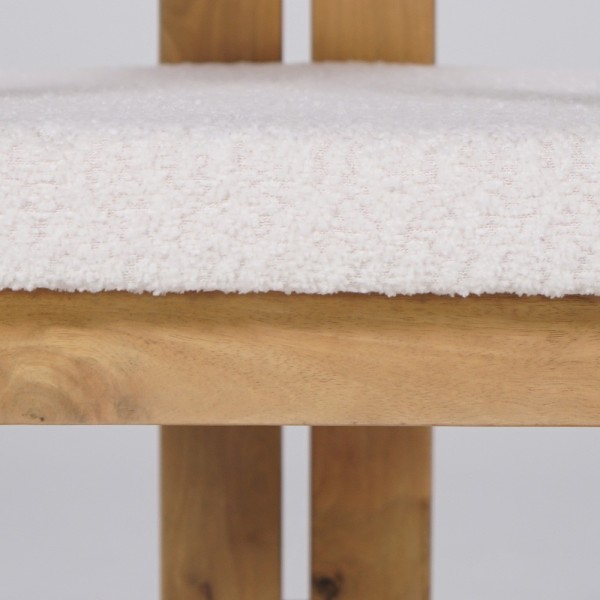 Chaise en bois et tissu bouclette blanc - Eira