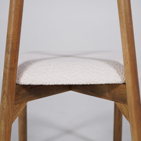 Chaise en bois et tissu bouclette blanc - Alba