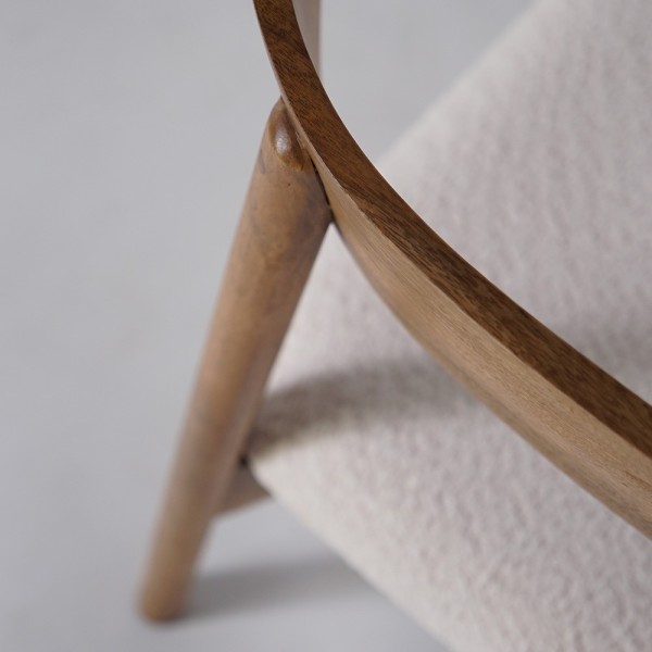 Chaise en bois et tissu bouclette blanc - Alba