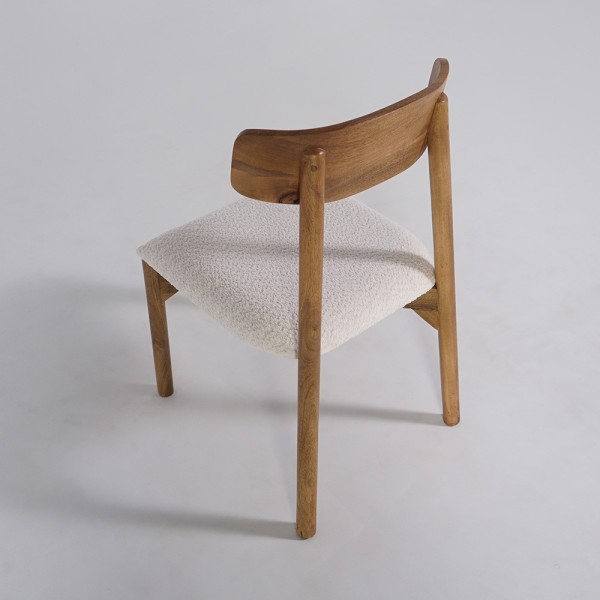 Chaise en bois et tissu bouclette blanc - Alba