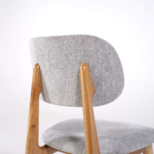 Chaise en bois massif de chêne et tissu gris - Skaga