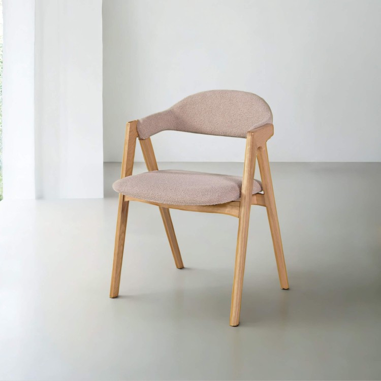 Chaise en bois naturel et tissu bouclette beige - Lykke