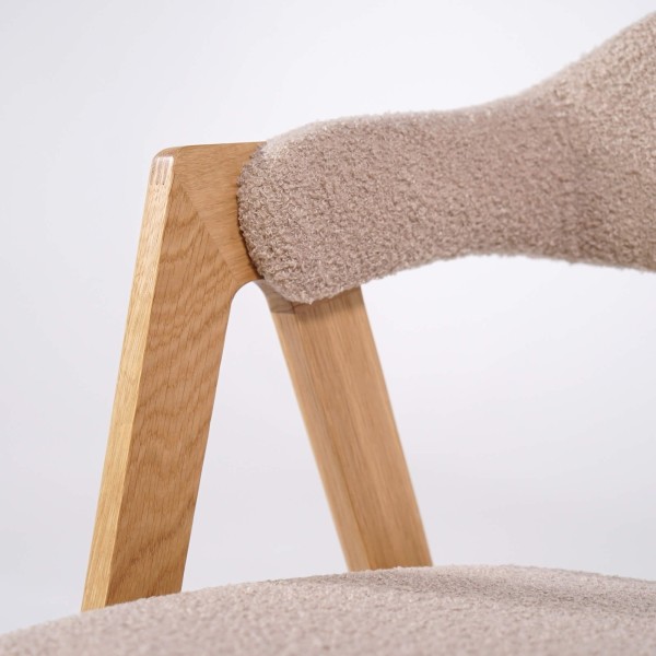 Chaise en bois naturel et tissu bouclette beige - Lykke