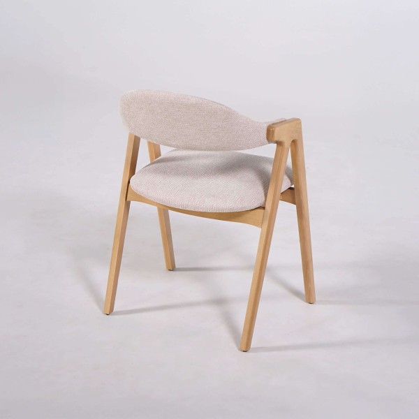 Chaise en bois naturel et tissu bouclé blanc - Lykke