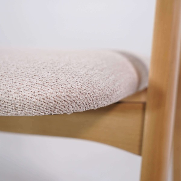 Chaise en bois naturel et tissu bouclé blanc - Lykke