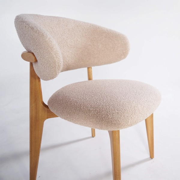 Chaise en bois massif de chêne et tissu beige - Lunna