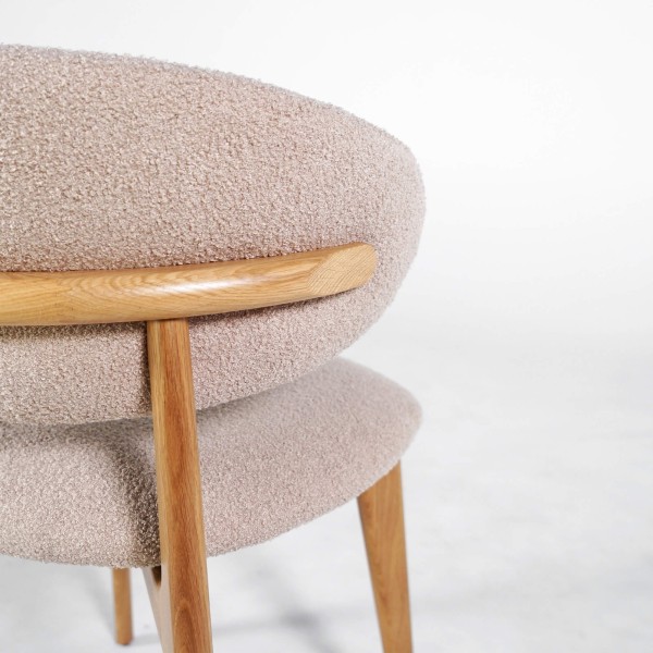 Chaise en bois massif de chêne et tissu beige - Lunna