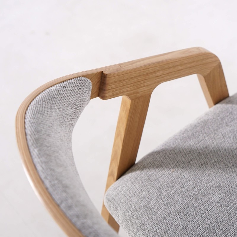 Chaise de salle à manger avec dossier et assise en tissu gris - Seren