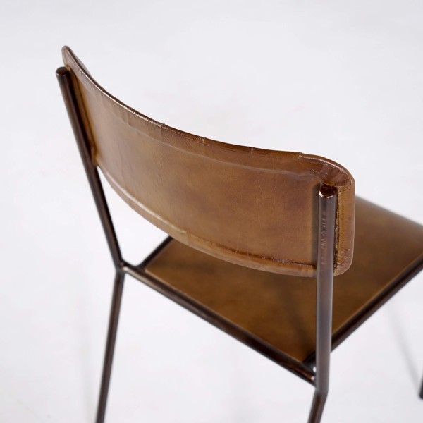 Chaise en cuir marron - Friends