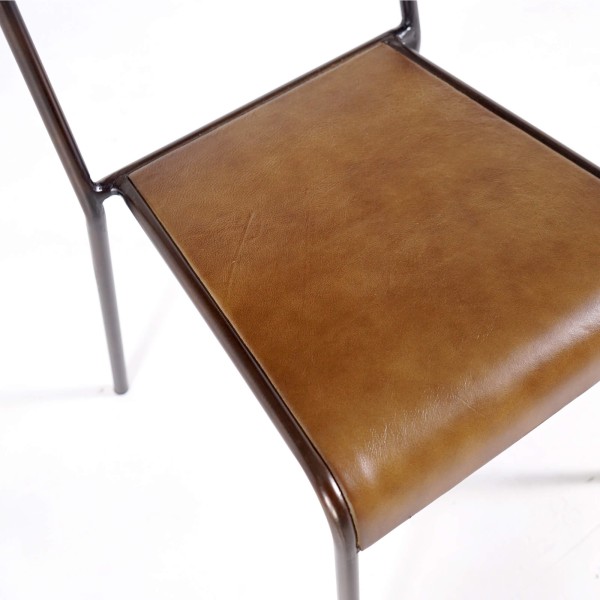 Chaise en cuir marron - Friends