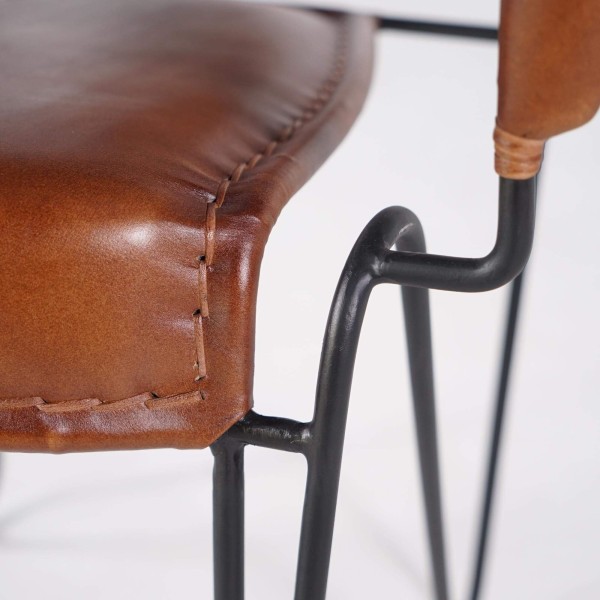 Chaise industrielle "Faites comme chez vous"