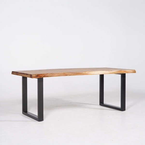Table à manger bois massif avec pieds en métal - Rustik