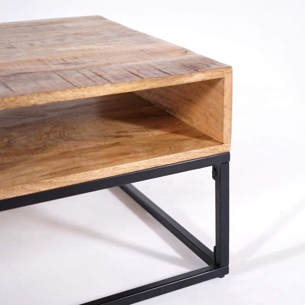 Table basse en bois massif de manguier et structure en métal