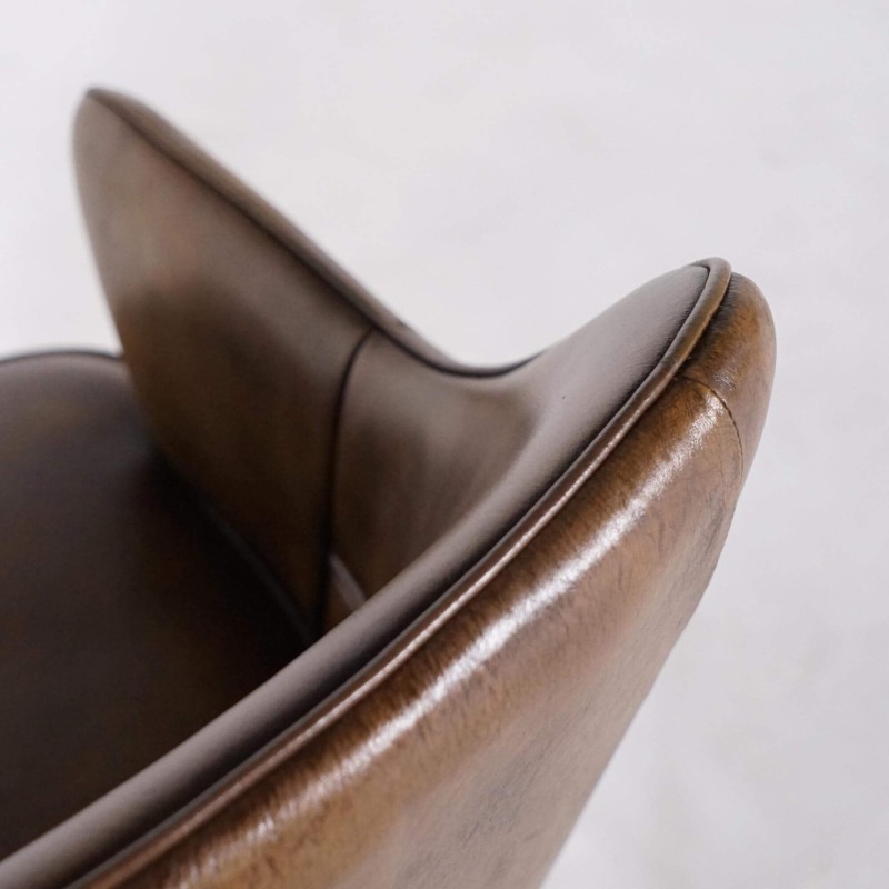 Chaise vintage en cuir avec accoudoirs - Yard