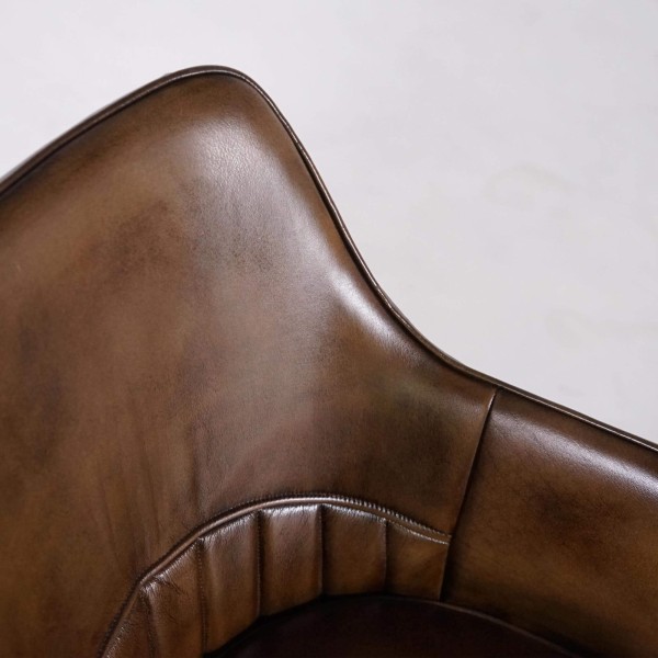 Chaise vintage en cuir avec accoudoirs - Yard