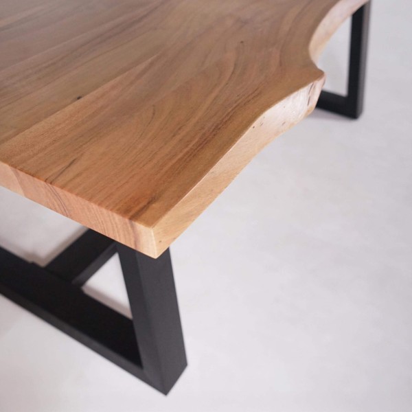 Table à manger en bois massif d'acacia avec bords naturels 220 cm - Aurea