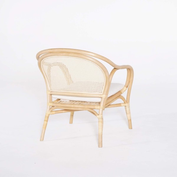 Fauteuil en rotin naturel et coussin beige - Yuki