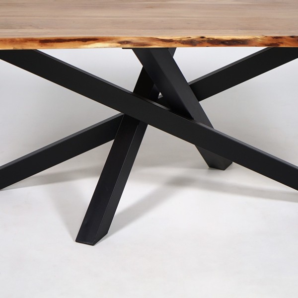 Table de salle à manger en bois massif à pied mikado en métal et bords naturels 200 cm