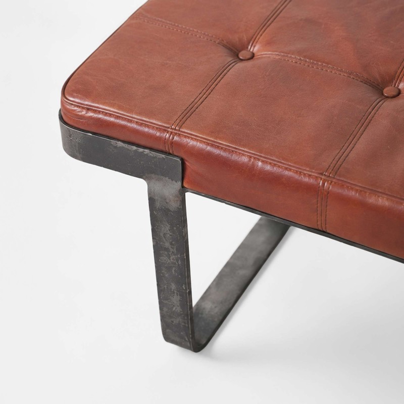 Banc industriel en cuir marron et métal