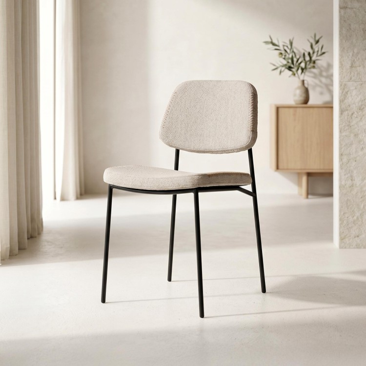 Chaise de salle à manger en tissu beige et pieds noirs - Menta
