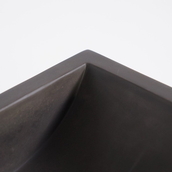 Petit lavabo pour toilettes à suspendre en béton - Core