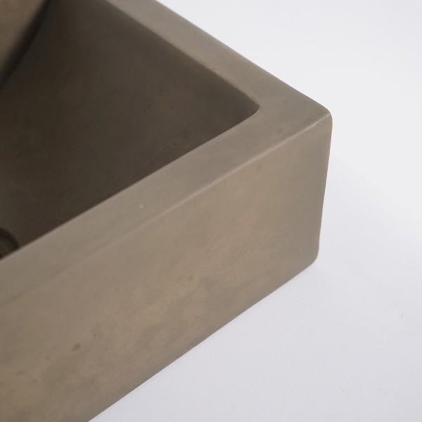 Petit lavabo pour toilettes à suspendre en béton - Core