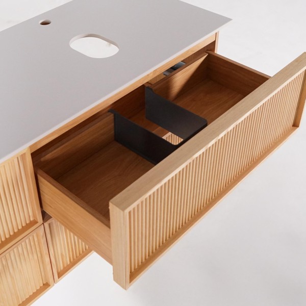 Meuble sous double vasque suspendu en noyer blond avec plateau en céramique blanc 150 cm - Carnelian