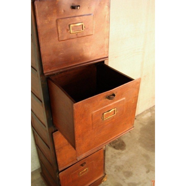 Meuble postier industriel finition rouille