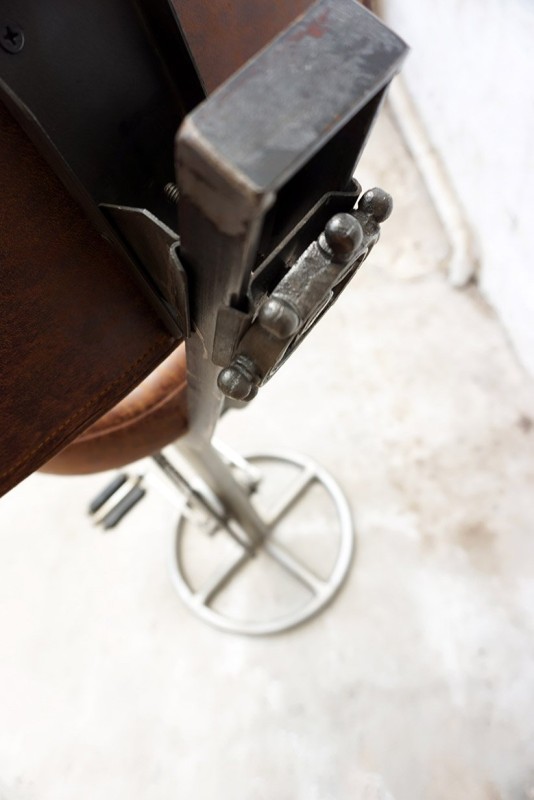 Tabouret de bar à pédales avec dossier