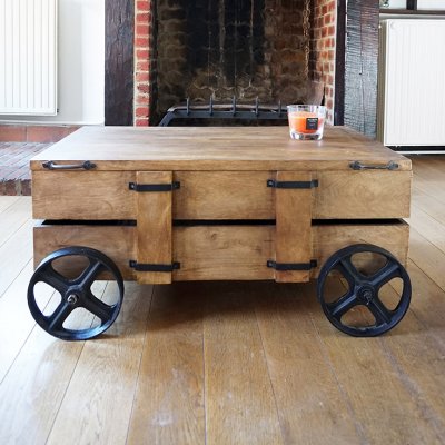 Table basse industrielle coffre