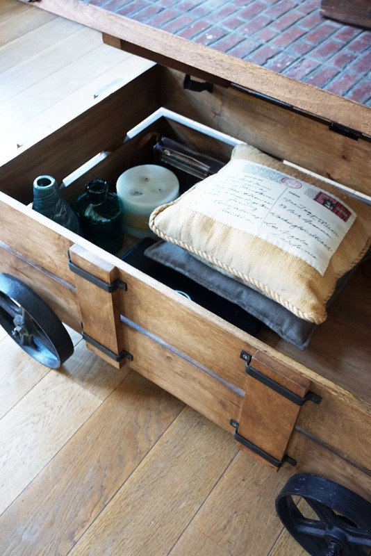 Table basse industrielle coffre