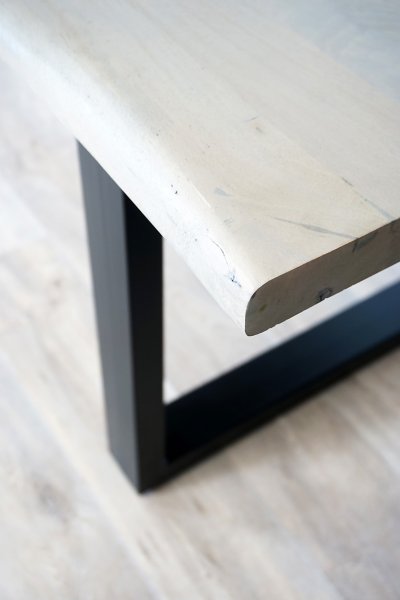 Table en bois massif avec pieds en U et double plateau