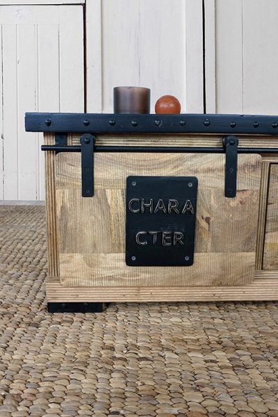 Table basse « Live with character »