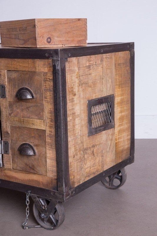 Meuble TV industriel 4 tiroirs finition antique